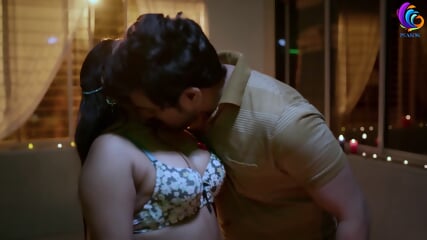 Indian Adult Scene: Rajshot Presents Sandook S01EP01T04