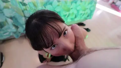 Intense Smoky Vape Blowjob Experience Unfolds