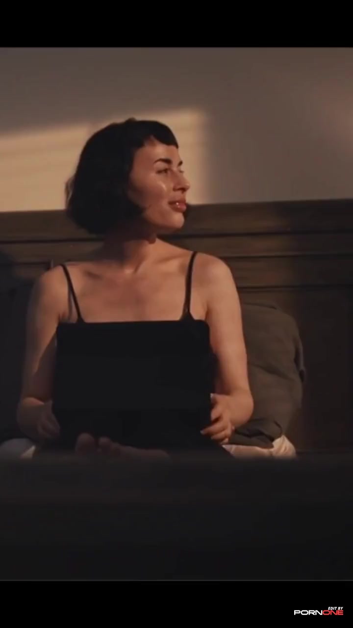 Olive Glass in Heartburn Pt 4: A Sizzling Encounter