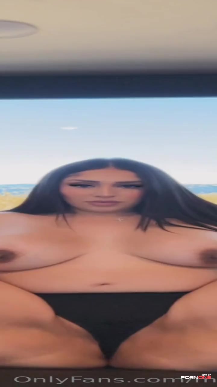 Michelleyg's Sensual Solo Performance