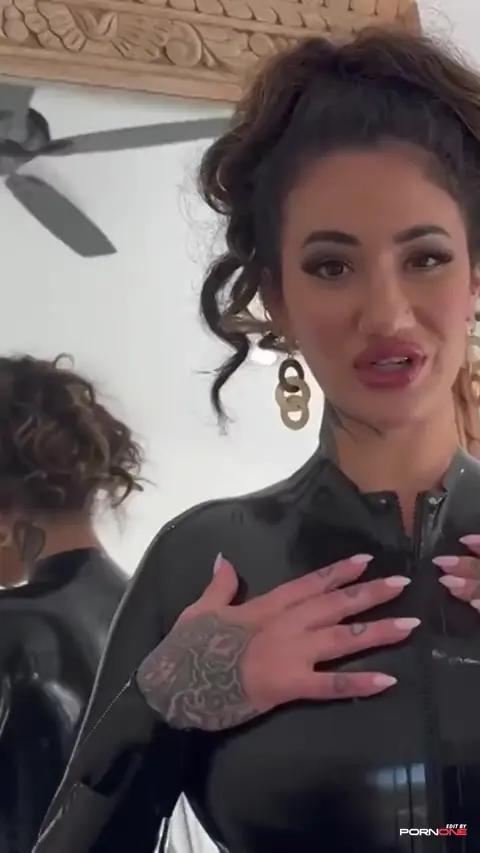 Arabelle Raphael in Latex: Intense Passion Unleashed