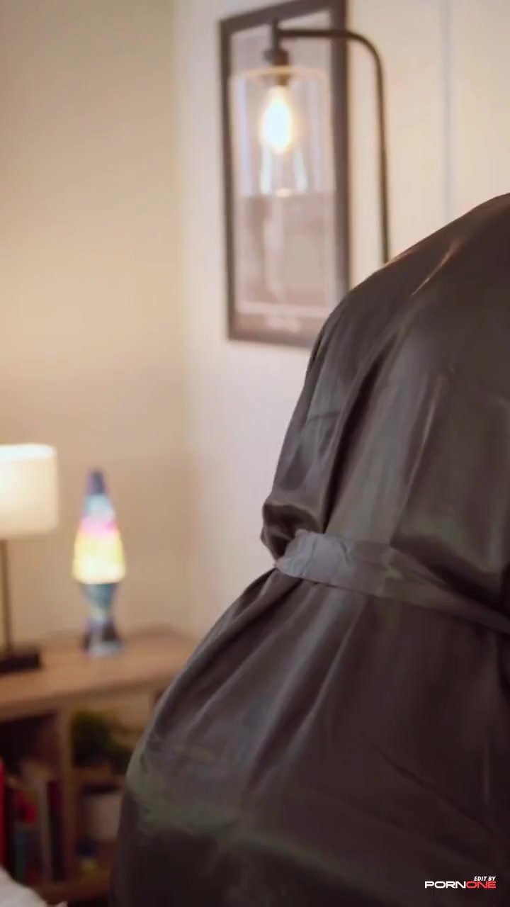Granny's Sticky Situation Unfolds in 36 Seconds