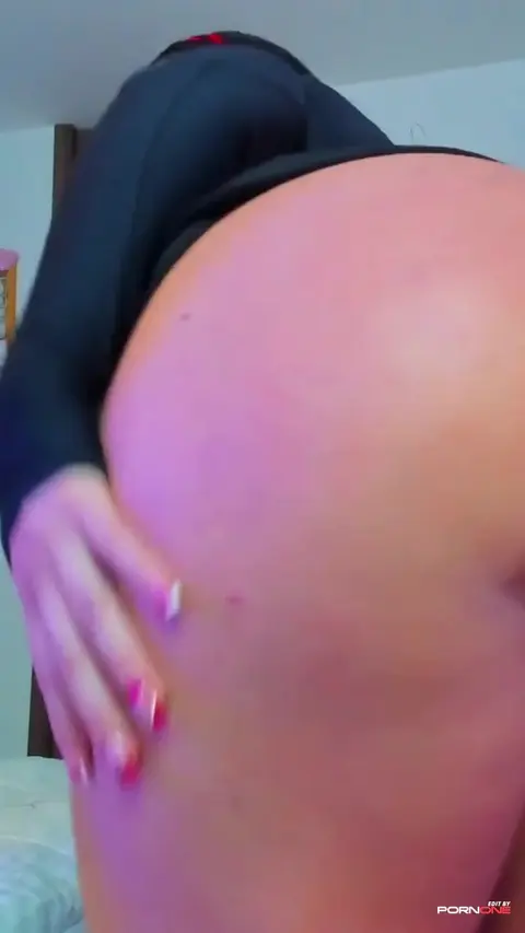 Hot Boobs Flash in Quick 29-Second Clip