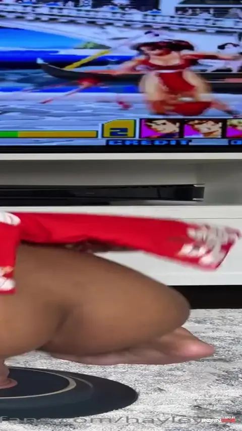 HayleyXYZ Tease in 40 Seconds of Pure Seduction