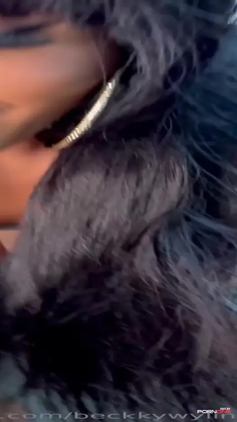 Beckyy's Sensual Tease in 39 Seconds
