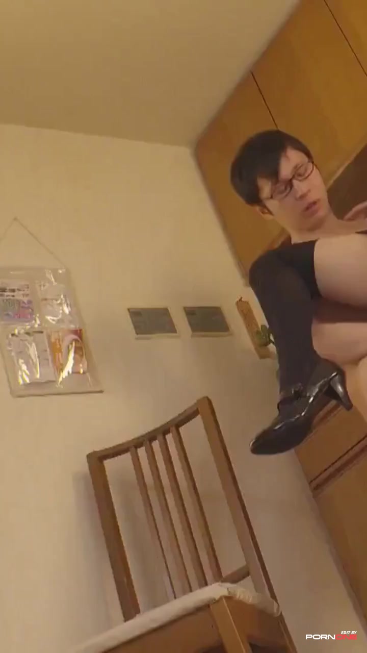Australian Stepmom Seduction: Asian Babe at Home