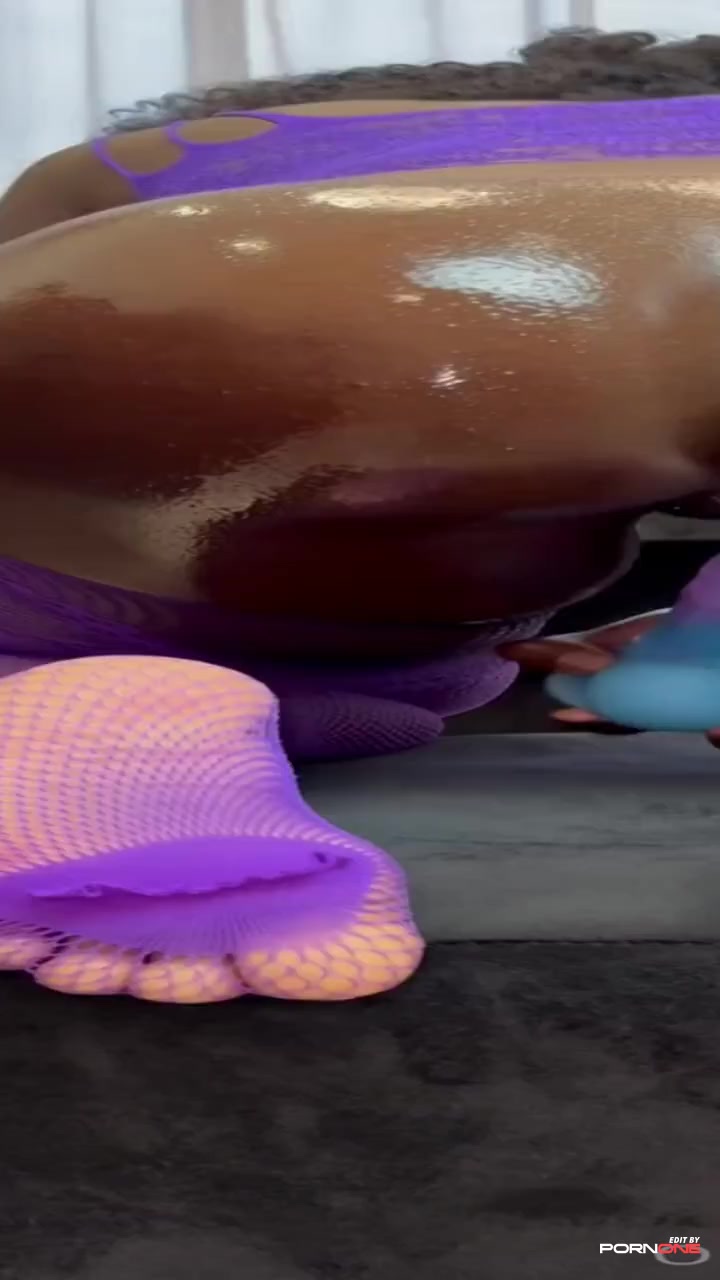 Hazel Grandy's Sultry Clip on PornOne