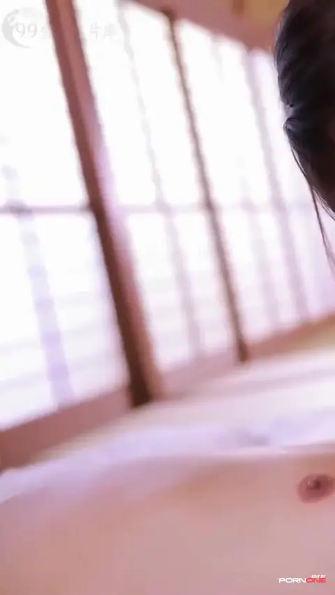 Japanese Milf Gets Fucked at Aussie Spa – Hot 27-Second Scene