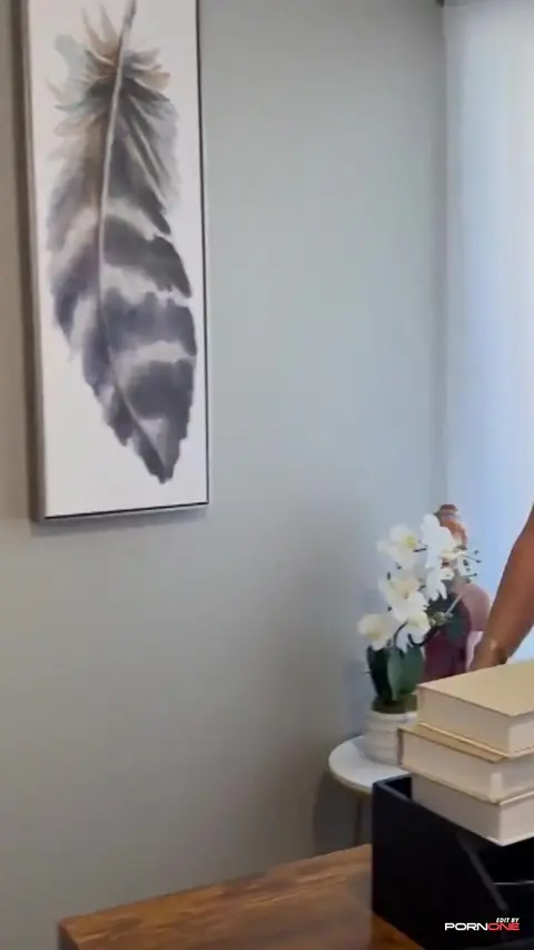 Luna Star in Hardcore Office Action with BBC Boss