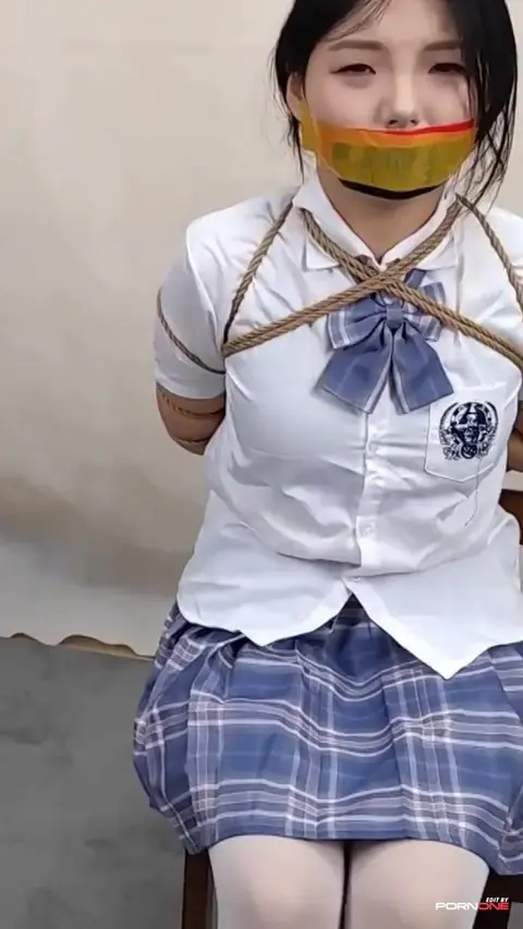 Bondage Play with Tight Restraints | 27 Sec Hardcore Clip