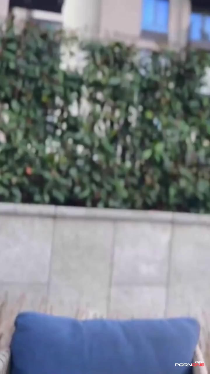 Blonde Babe Enjoys Hardcore Encounter with Stranger
