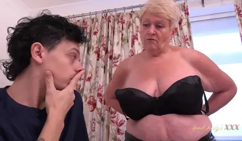 Curvy Aunt Judy's Seductive Encounter with Potential Tenant