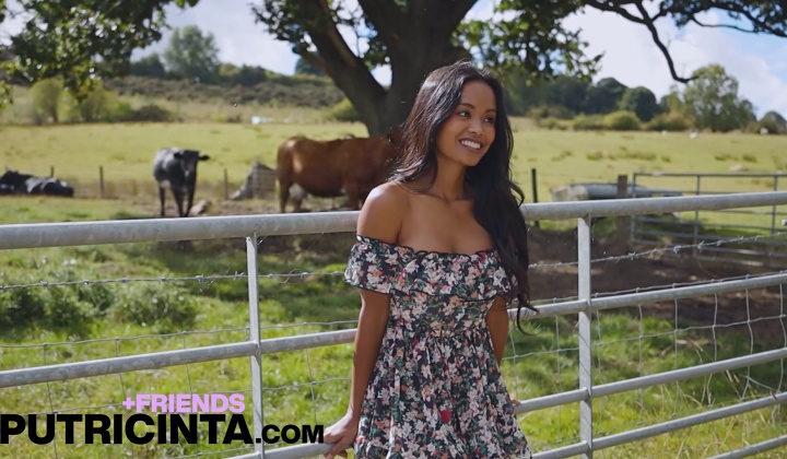 Putri Cinta's Outdoor Seduction Unleashed