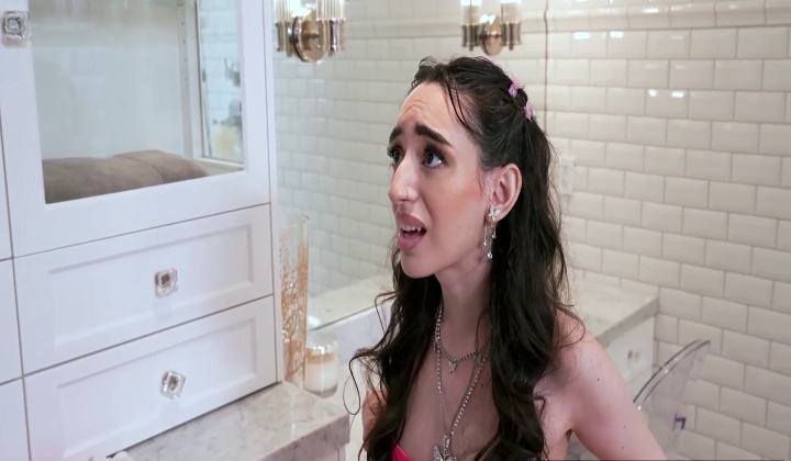 Tiny Pussy Gets Huge Dick: Ronnie Violet & Chris Epic