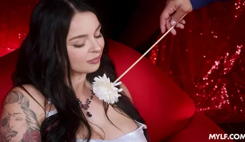 Payton Preslee Unleashes Sensuality