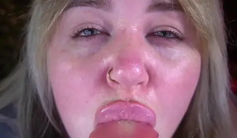 Blonde BBW Gives Intense Blowjob Action
