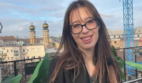 French Mature Livia Enjoys Double Delight