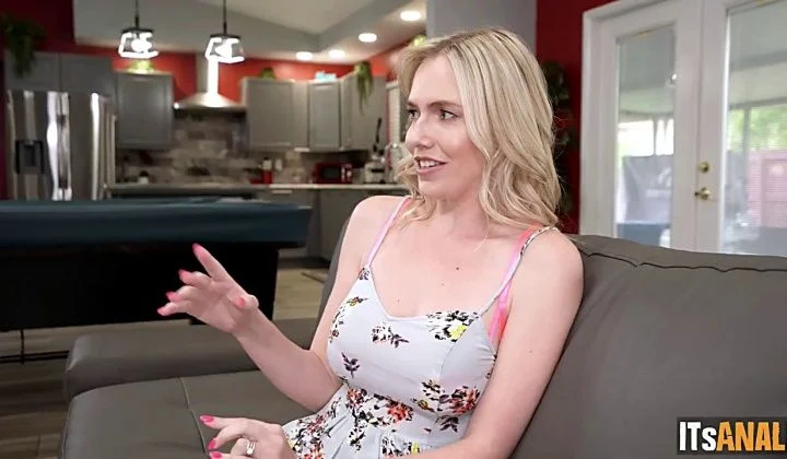 Size Don't Matter: This Anal Queen Handles It All