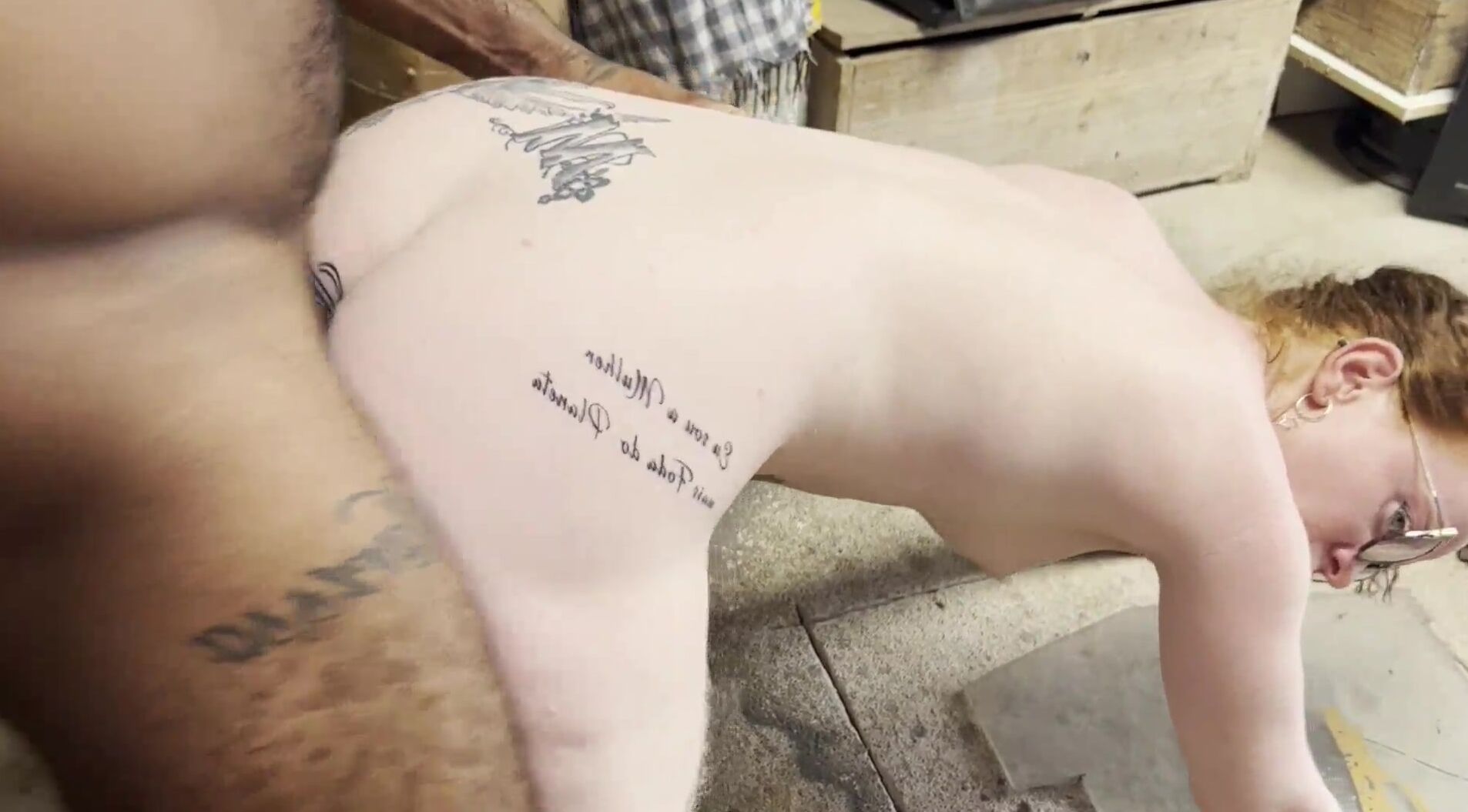 Naked Wife Meets Bricklayer After Husband Leaves