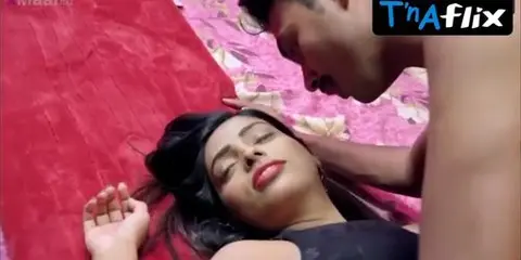 Mahi Kaur's Seductive Pathshala Scene Unleashed