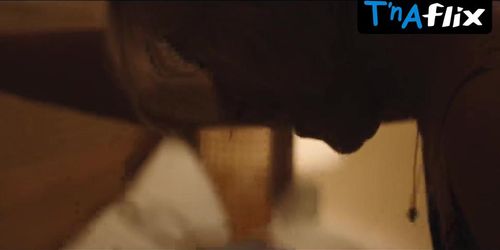 Elizabeth Banks Sizzles in The Miniature Wife Sexy Scene