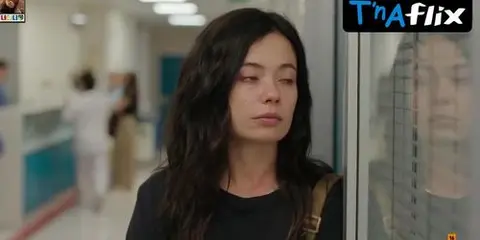 Anna Castillo's Sensual Butt Scene in Many People Have To Die