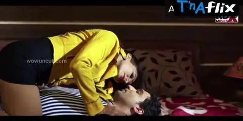 Jaya Pandey Flirts Boldly in Matkani Ke Matke Seduction Scene