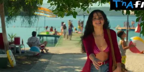 Derya Pinar Ak's Sultry Summer House Bikini Moment