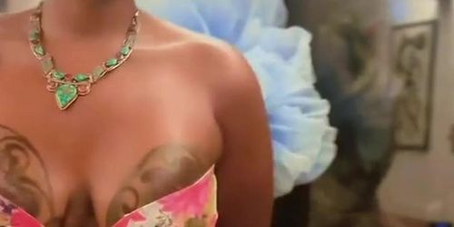 Kissa Jo Exposes Her Voluptuous Breasts on Social Media