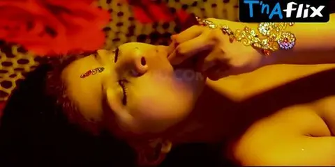 Pihu Singh Sizzles in Bikini Scene from Tharki Naukar