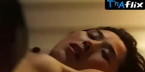 Kim Sun-yong Exposes in Club Butterfly Scene
