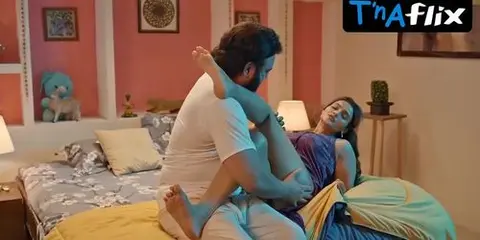 Shanaya Ansari Flirts in Steamy Jaan Bujh Kar Scene