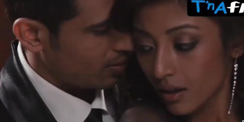 Paoli Dam Lesbian,  Butt Scene  in Hate Story