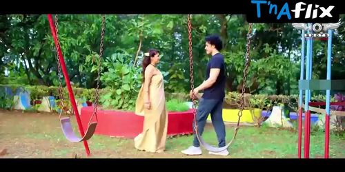 Babita Dubey Sizzles in Pehredaar 5 Sexy Scene