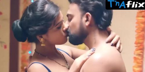 Reena Tomar Sexy Scene  in Stranger