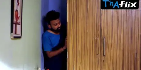 Reena Tomar Sexy Scene in Stranger (HD 4K)