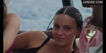 Angelina Woreth Bikini Scene in The Wonderers HD