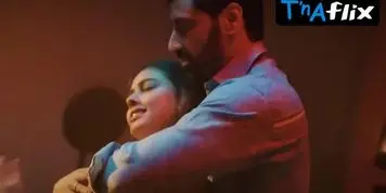 Jayshree Gaikwad Sexy Scene in Ek Deewana Tha - HD