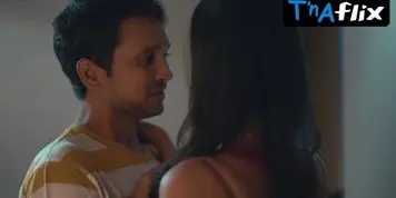 Garima Maurya in Bold Bikini – Laal Mirch Moment