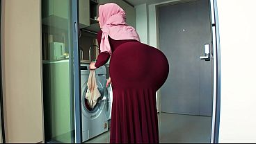 Mutual Masturbation with Step Mom in Hijab Turns Accidental