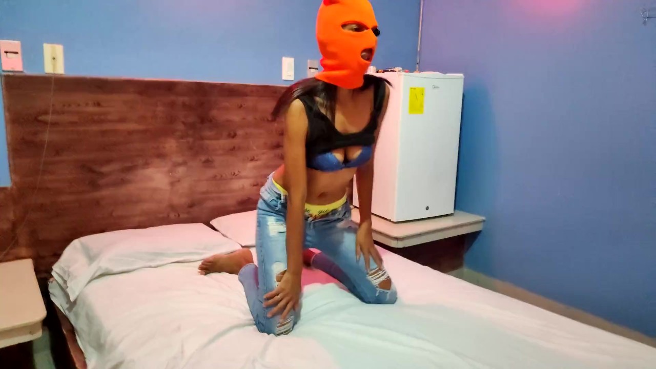 Sexy Morena Masturbation Video: Rica Morena Gets Excited