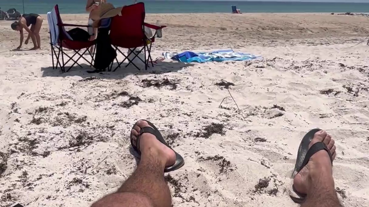 Dickflash Video: Unexpected Public Exposure