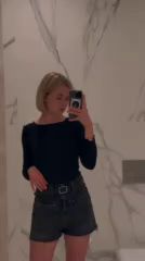 Sizzling Hot Babe Tease in 15 Seconds