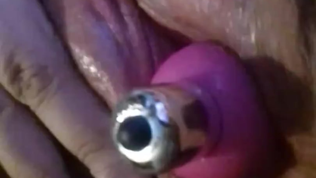 Virgin Vagina Tries Vibrator for First Time