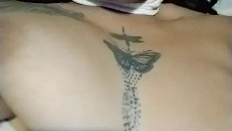 Latina Babe Shows Off Huge Tits in 21 Seconds