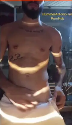 Sizzling Sauna Encounter Unfolds in 11 Seconds