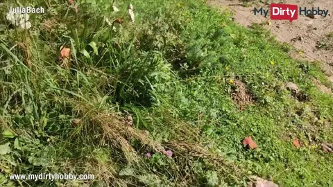 Petite Amateur Outdoor Encounter