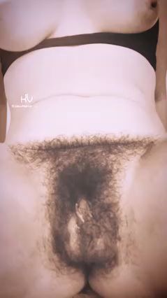 I adore my huge hairy pussy and you ?