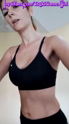 Intense Redhead Passion in 1-Minute Sweat Session
