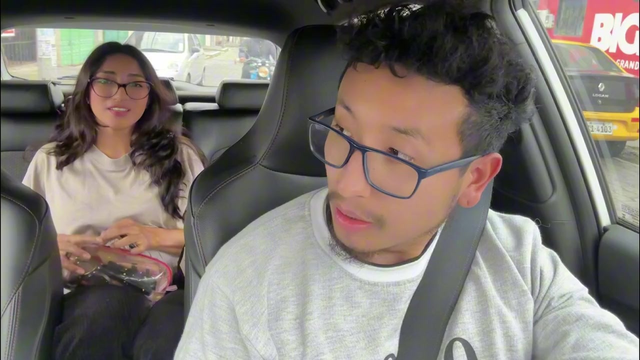 Big Ass Mature Woman Masturbates in Uber, Part 1